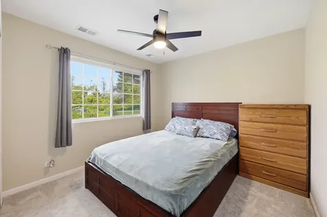 1274 Walnut Glen Drive Crystal Lake IL 60014