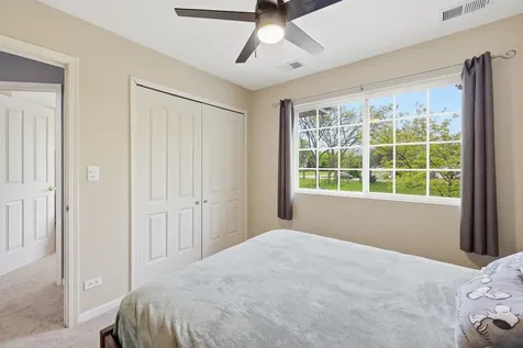 1274 Walnut Glen Drive Crystal Lake IL 60014