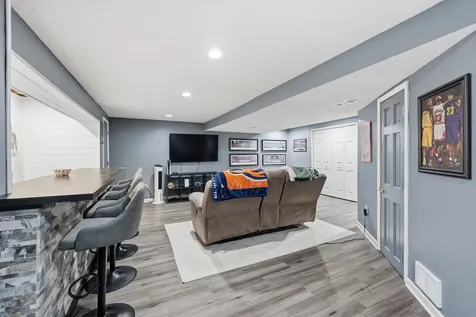1274 Walnut Glen Drive Crystal Lake IL 60014