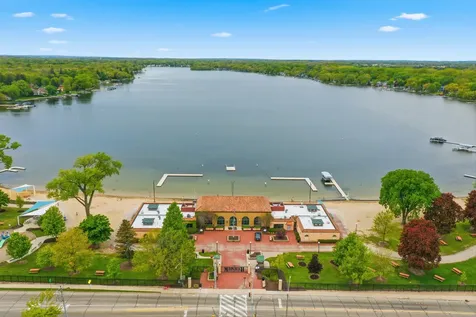 1274 Walnut Glen Drive Crystal Lake IL 60014