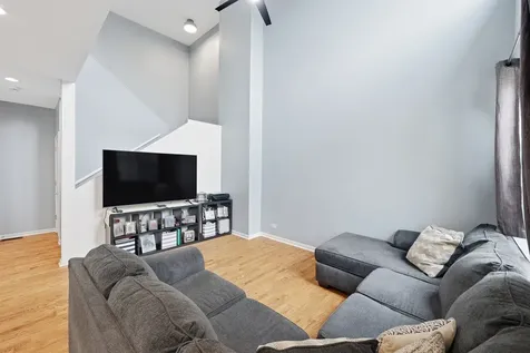 1274 Walnut Glen Drive Crystal Lake IL 60014