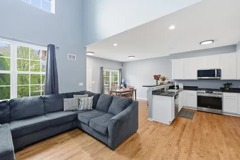 1274 Walnut Glen Drive Crystal Lake IL 60014