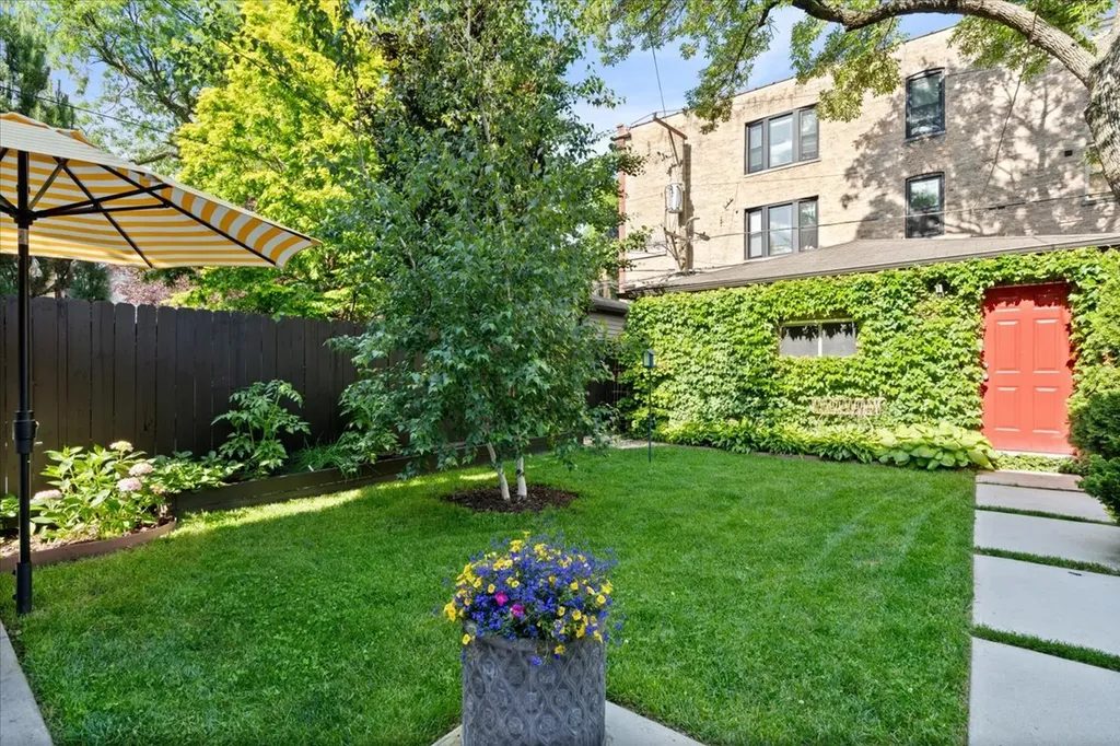 1859 North Albany Avenue Chicago IL 60647