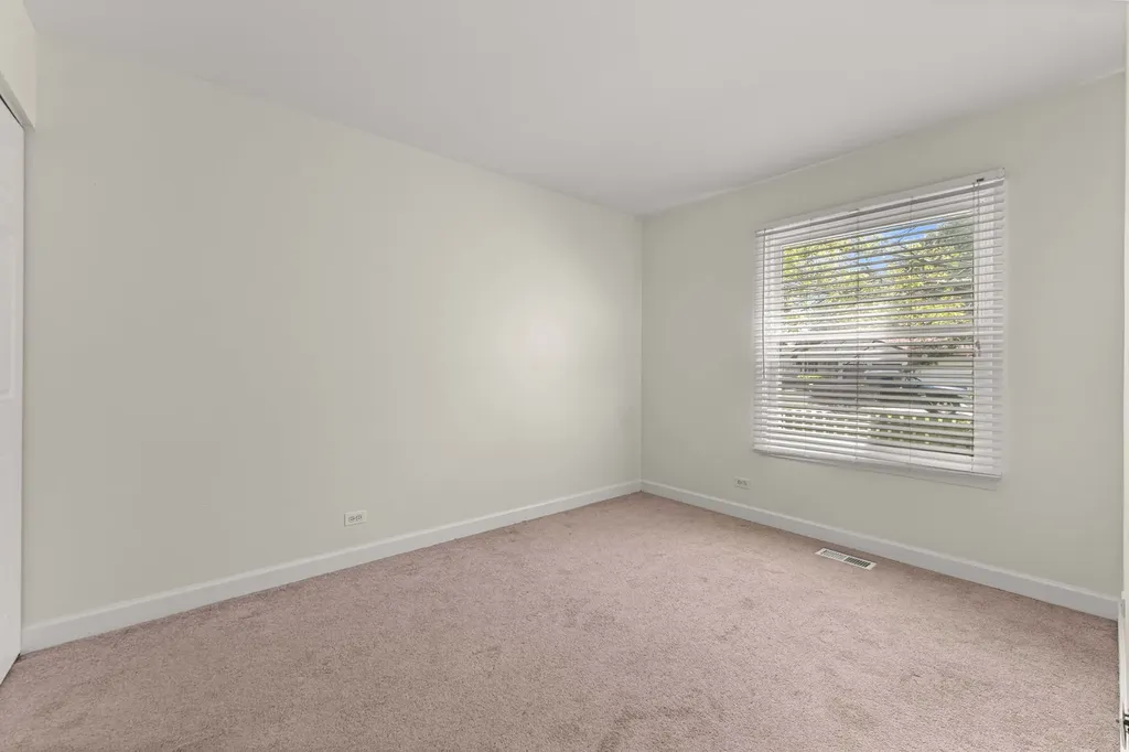352 Danbury Drive Naperville IL 60565