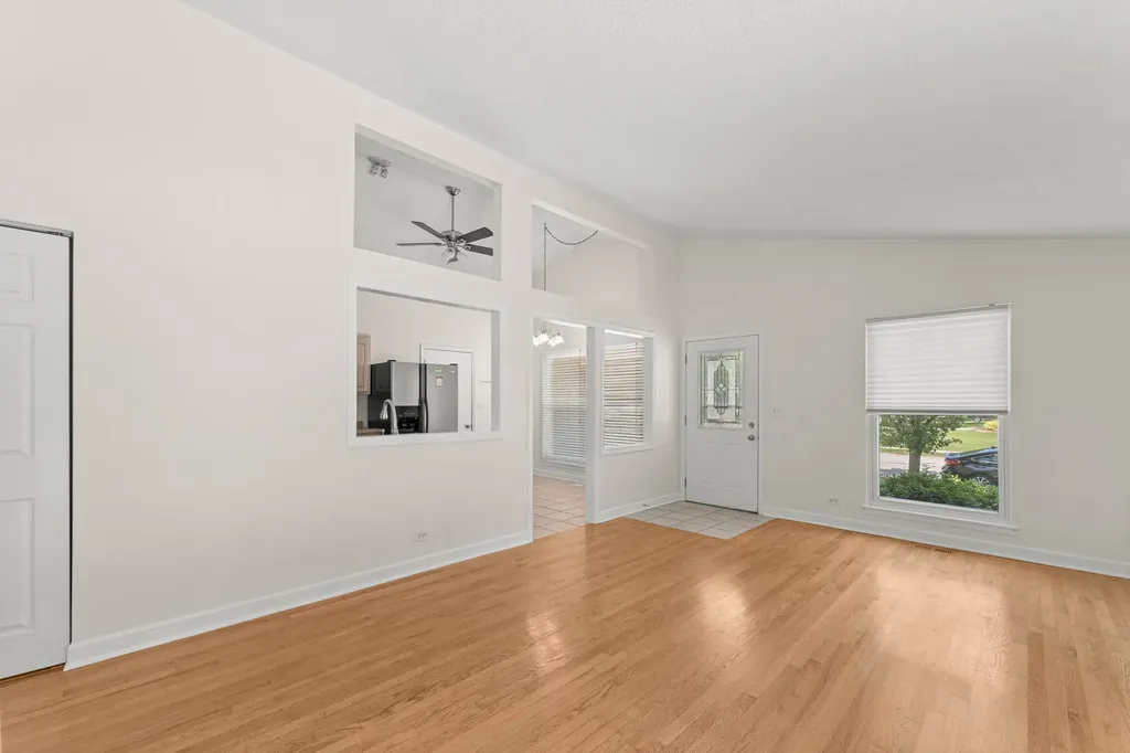 352 Danbury Drive Naperville IL 60565