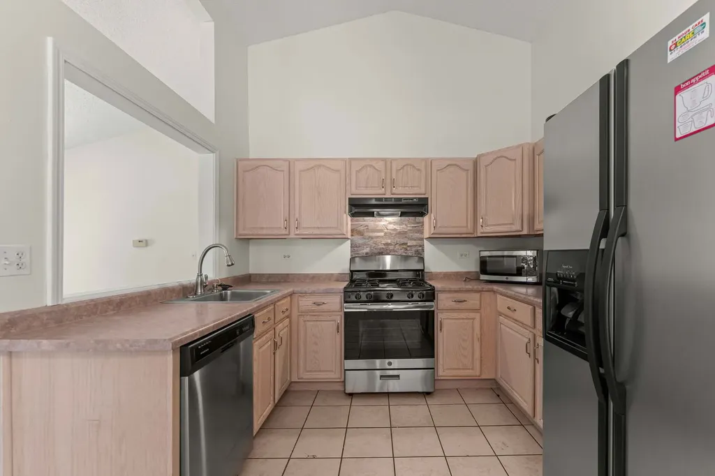 352 Danbury Drive Naperville IL 60565