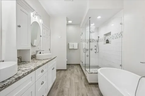1863 Admiral Court Glenview IL 60026