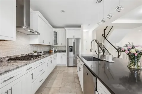 1863 Admiral Court Glenview IL 60026