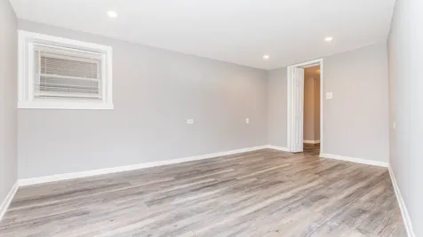 4821 West Cornelia Avenue Chicago IL 60641