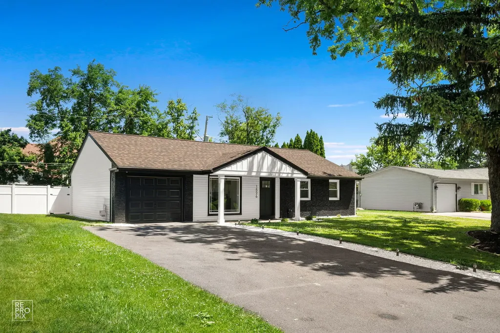 1526 Sequoia Lane Darien IL 60561