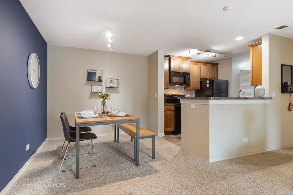 37 Kensington Circle Wheaton IL 60189