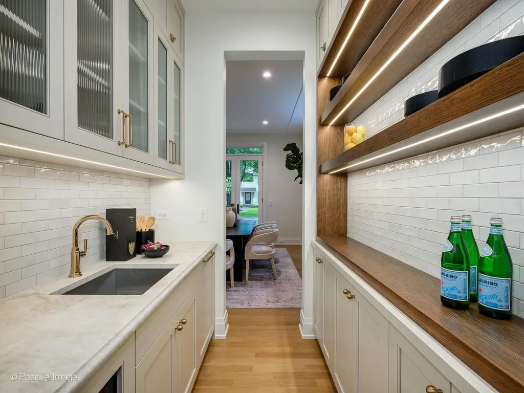 414 Laurel Avenue Wilmette IL 60091