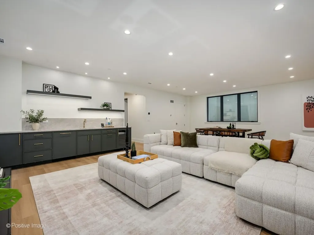 414 Laurel Avenue Wilmette IL 60091