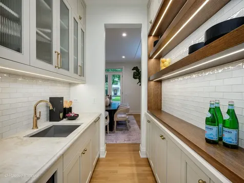 414 Laurel Avenue Wilmette IL 60091