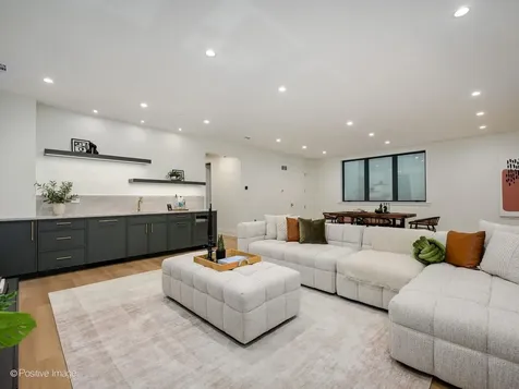414 Laurel Avenue Wilmette IL 60091