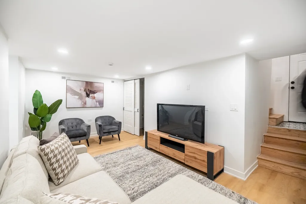 1952 North Bissell Street Chicago IL 60614