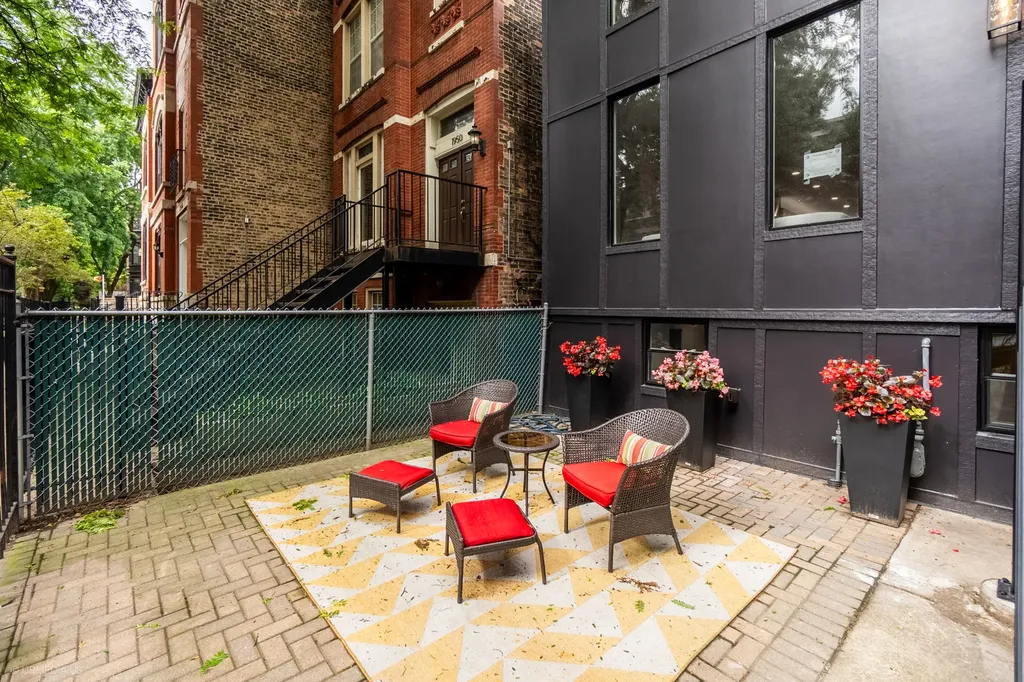 1952 North Bissell Street Chicago IL 60614