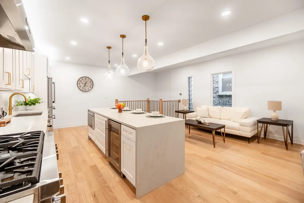1952 North Bissell Street Chicago IL 60614