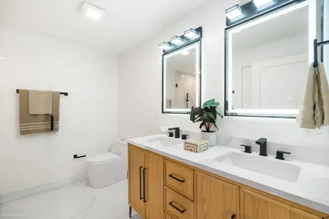 1952 North Bissell Street Chicago IL 60614
