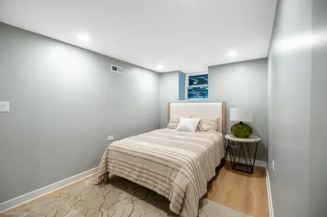1952 North Bissell Street Chicago IL 60614
