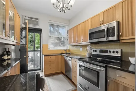 445 West Fullerton Parkway Chicago IL 60614