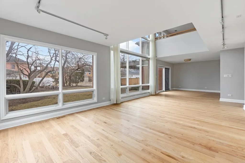 5133 Carol Street Skokie IL 60077