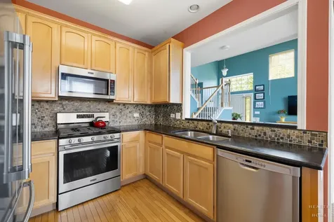 1 Parkside Court Algonquin IL 60102
