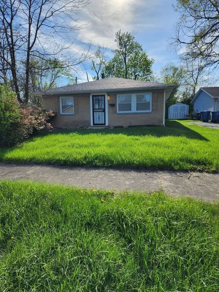 1942 Beacon Court Chicago Heights IL 60411