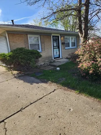 1942 Beacon Court Chicago Heights IL 60411