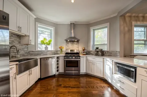 647 Asbury Avenue Evanston IL 60202
