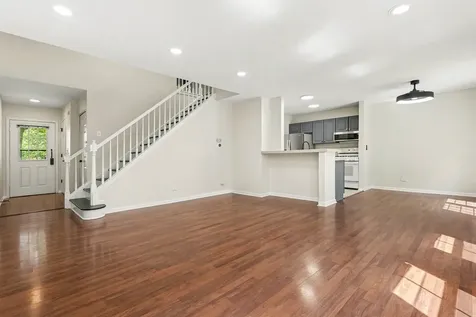 360 Golfview Court Bloomingdale IL 60108