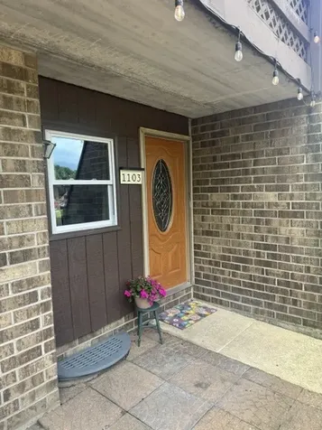 1103 Kenneth Circle Elgin IL 60120