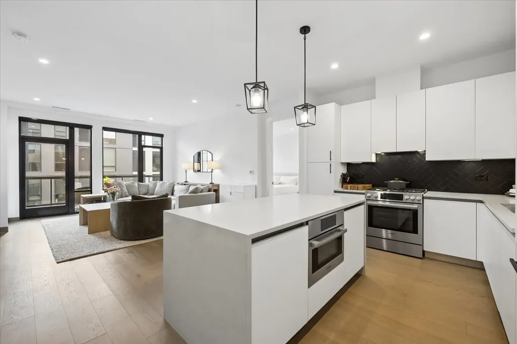 1701 West Webster Avenue Chicago IL 60614