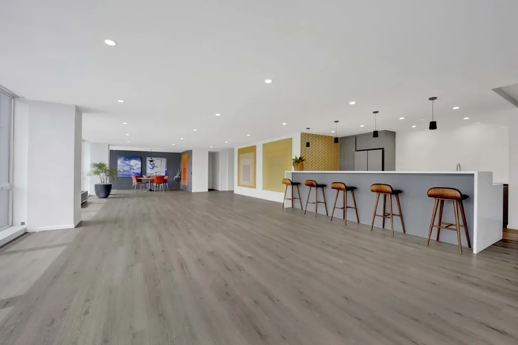 330 West Diversey Parkway Chicago IL 60657