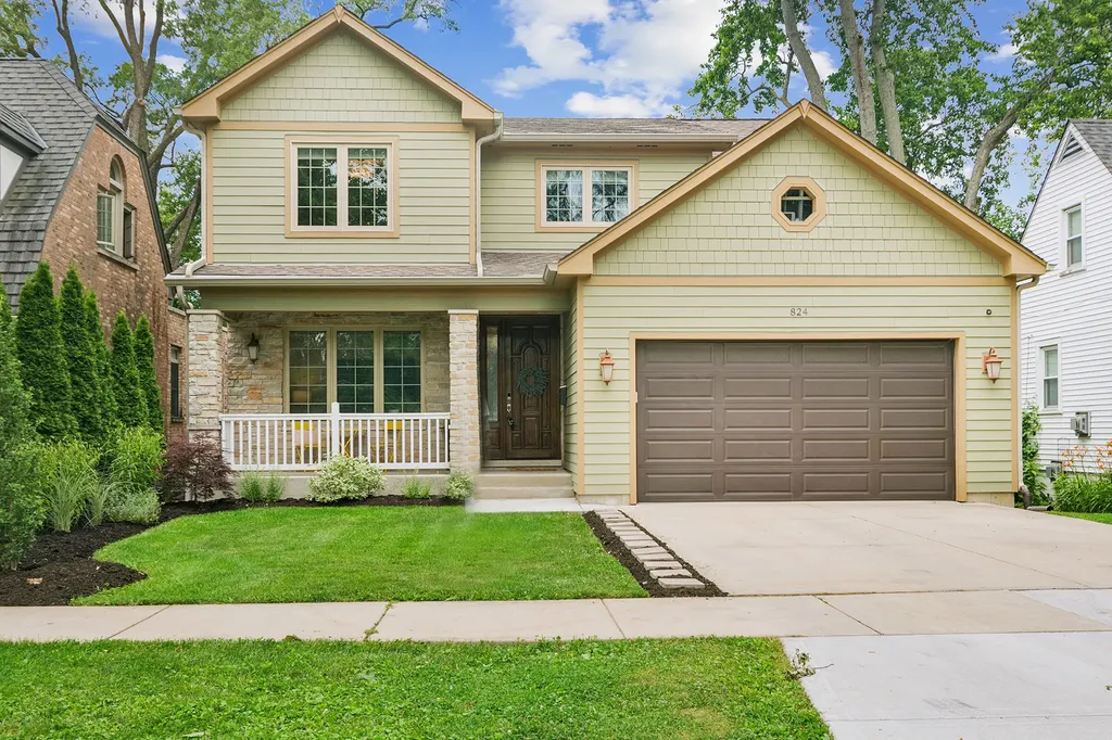 824 North Ridge Avenue Arlington Heights IL 60004