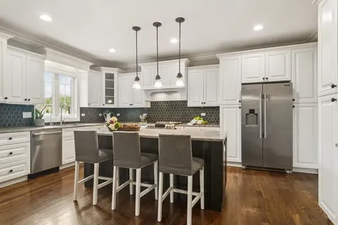 824 North Ridge Avenue Arlington Heights IL 60004