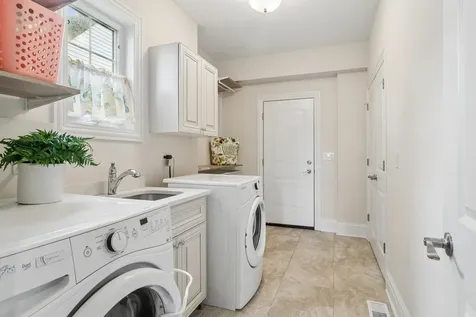 824 North Ridge Avenue Arlington Heights IL 60004