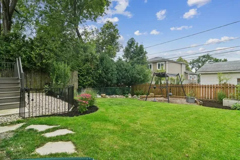 824 North Ridge Avenue Arlington Heights IL 60004