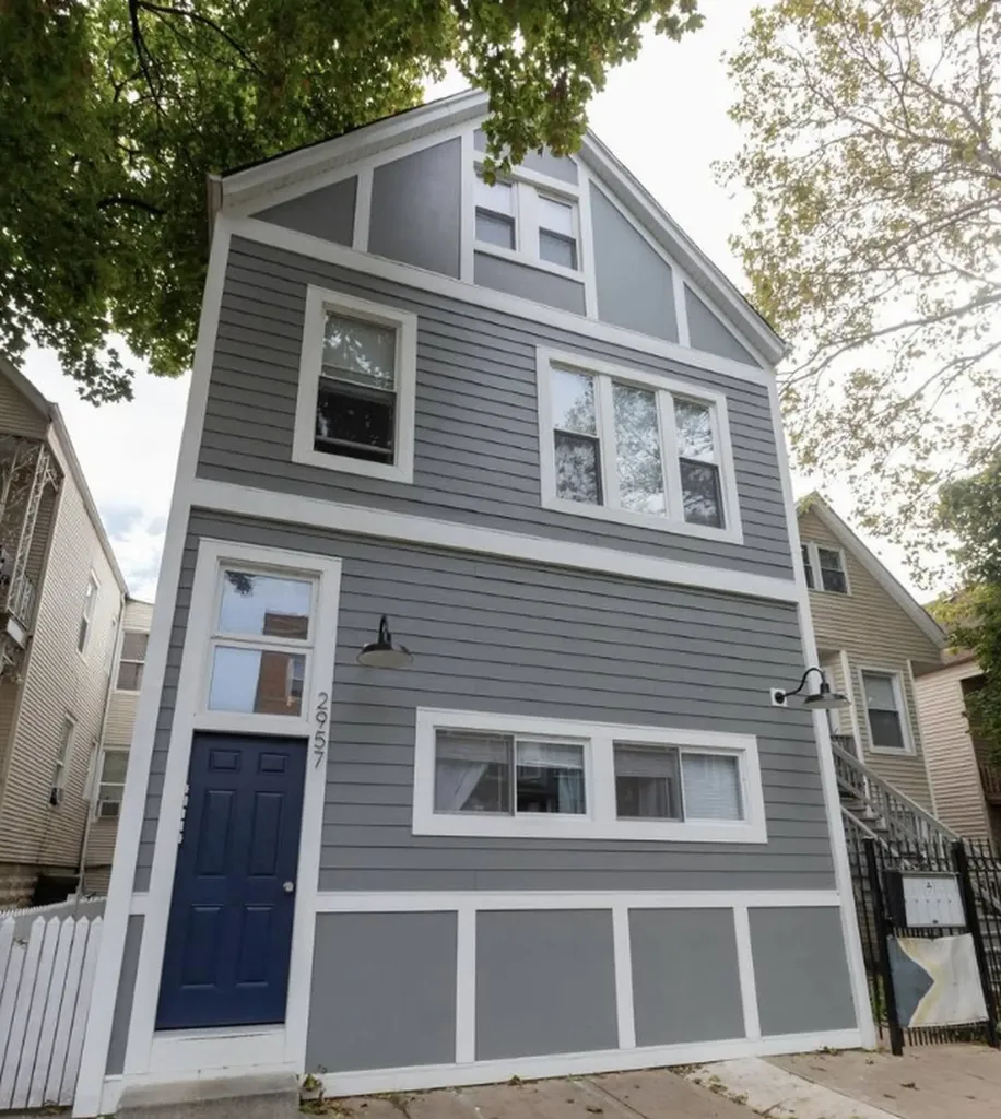 2957 North Avers Avenue Chicago IL 60618