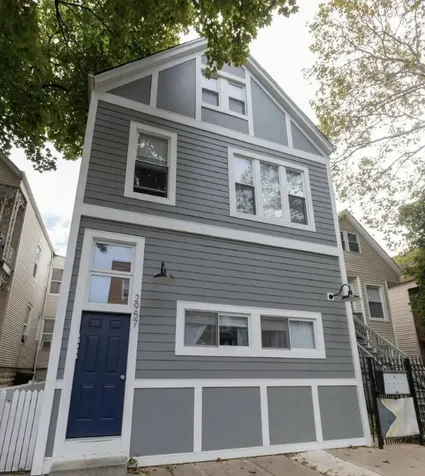 2957 North Avers Avenue Chicago IL 60618