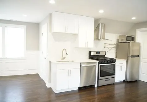 2957 North Avers Avenue Chicago IL 60618