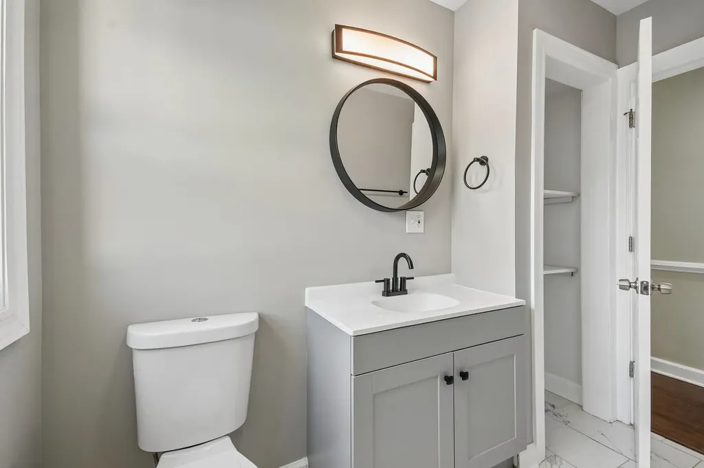 8641 South Constance Avenue Chicago IL 60617