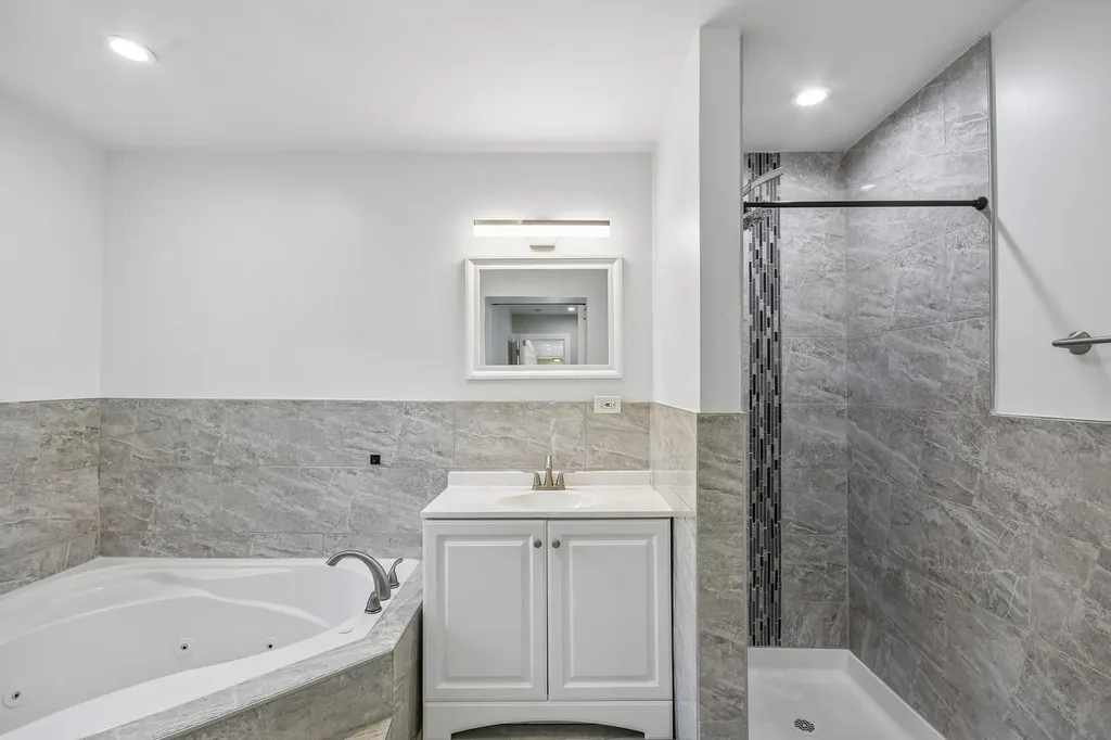 8641 South Constance Avenue Chicago IL 60617
