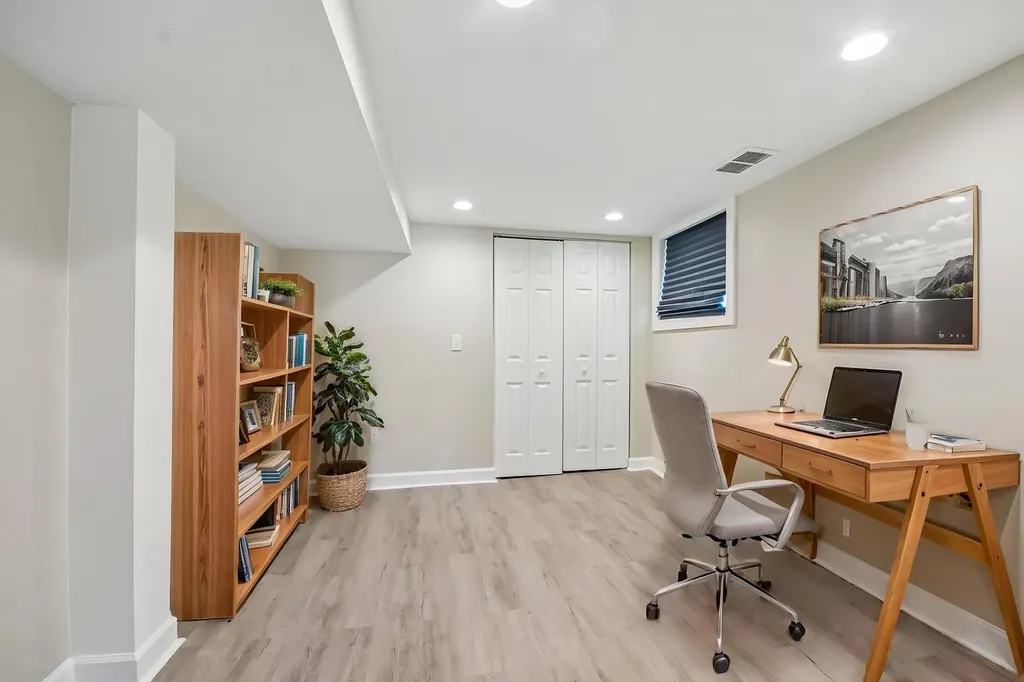 8641 South Constance Avenue Chicago IL 60617