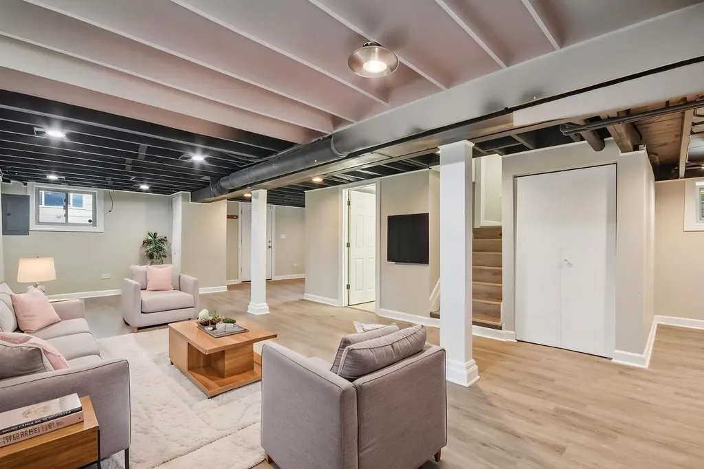 8641 South Constance Avenue Chicago IL 60617