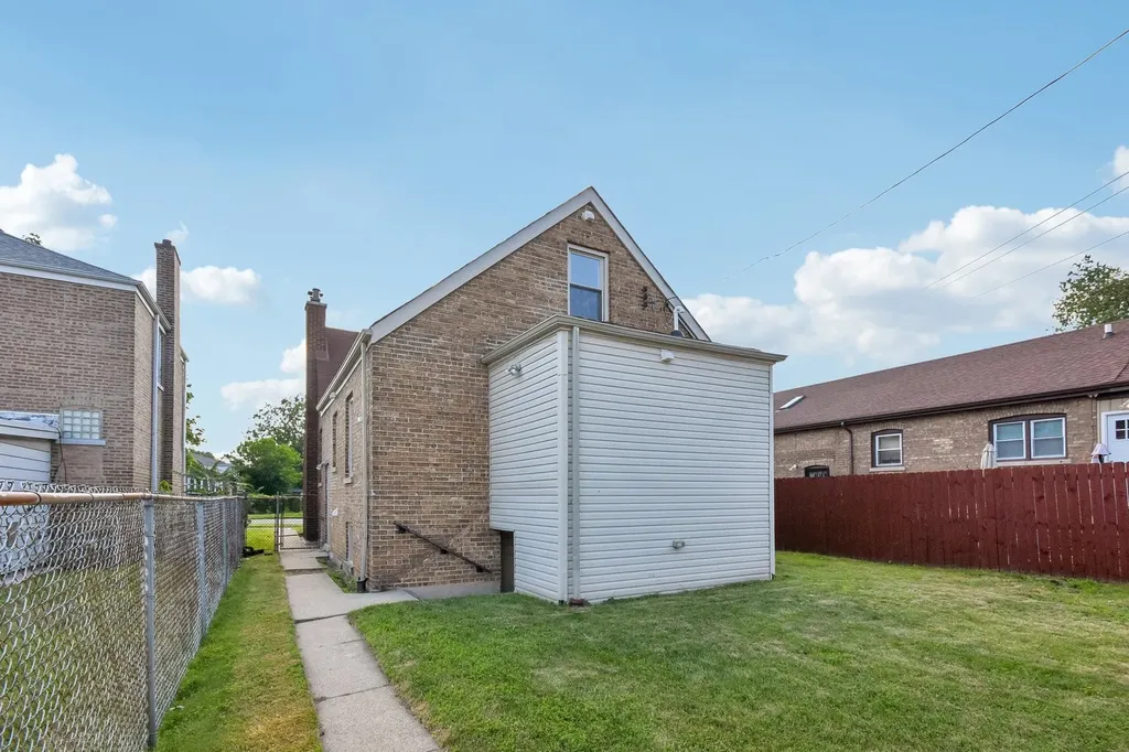 8641 South Constance Avenue Chicago IL 60617