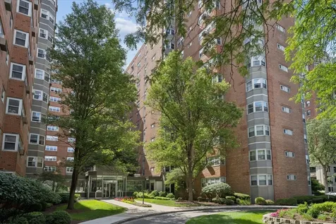 4950 North Marine Drive Chicago IL 60640