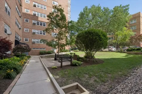 4950 North Marine Drive Chicago IL 60640
