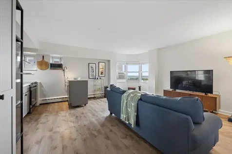 4950 North Marine Drive Chicago IL 60640