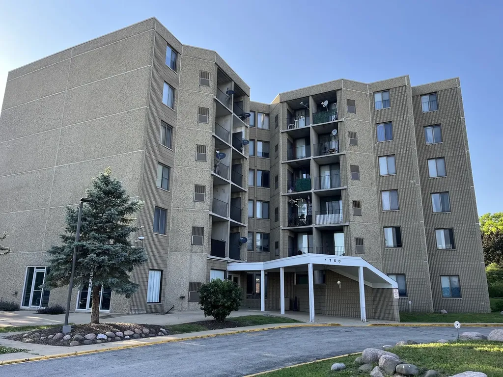 1750 North Marywood Avenue Aurora IL 60505